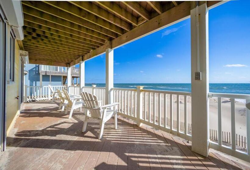 فندق Coastal Charm 220