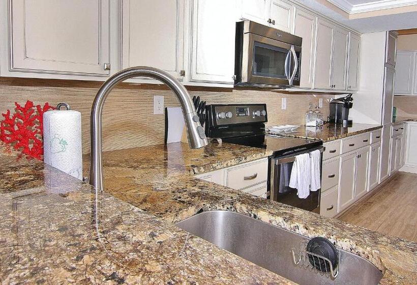 فندق Lighthouse Pointe 402