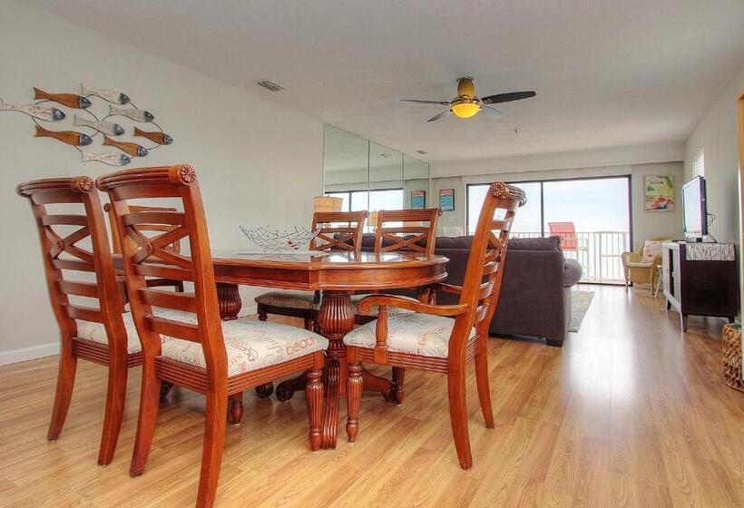 فندق Sea Breeze 702