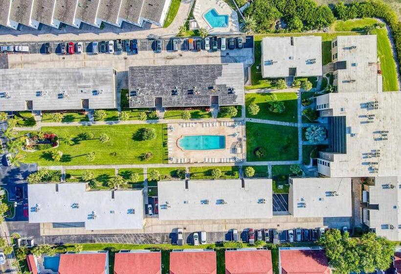 בית מלון כפרי Sea Club 21