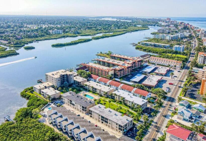 בית מלון כפרי Sea Club 21