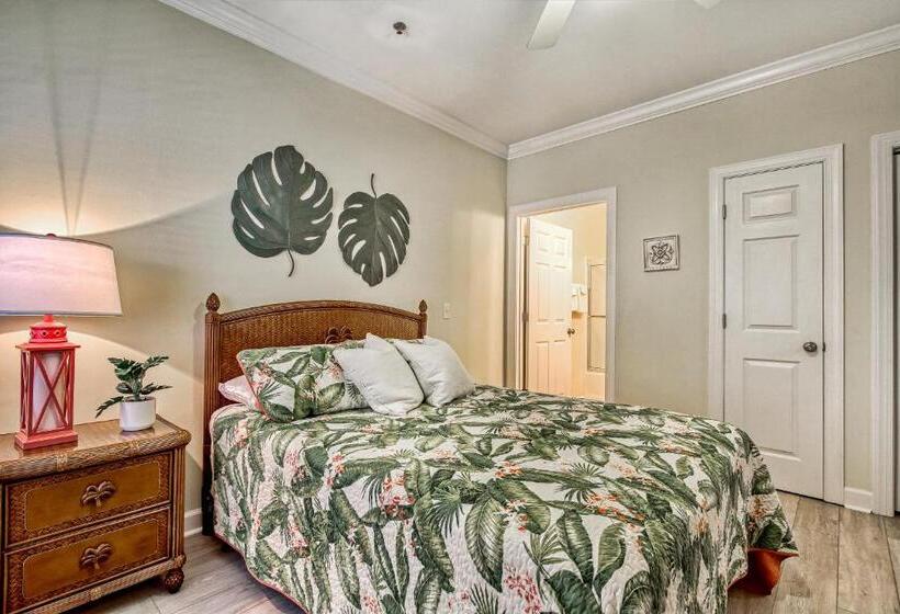 호텔 West End Isle Retreat