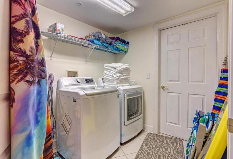 هتل Barefoot Bungalow