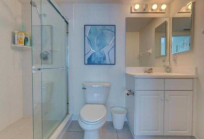 هتل Barefoot Bungalow