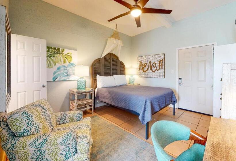 هتل Beachview 321