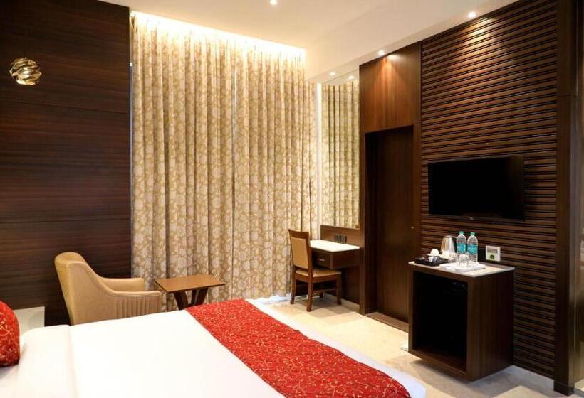 فندق Gurudev Grand