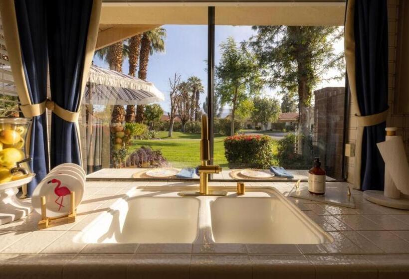 ホテル Palm Desert Charm Permit# Str2022 0119