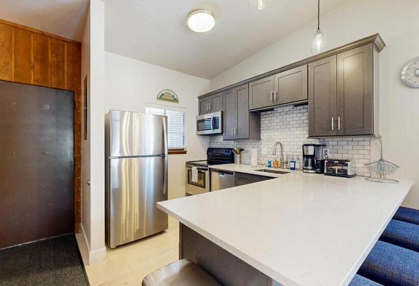 هتل Rustic Relaxation In Winter Park