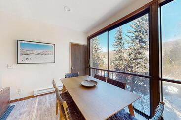 هتل Sunriver E102