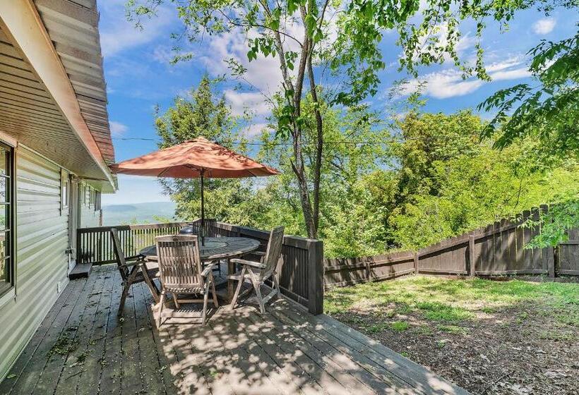 Peach Bluff House