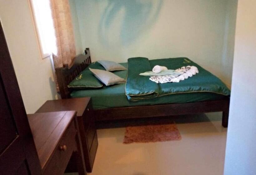 ペンション Chalisa Bukit House Lanta