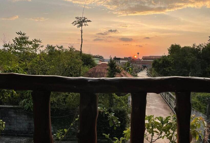 ペンション Chalisa Bukit House Lanta