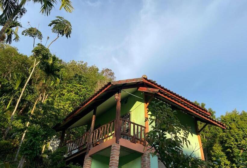 ペンション Chalisa Bukit House Lanta