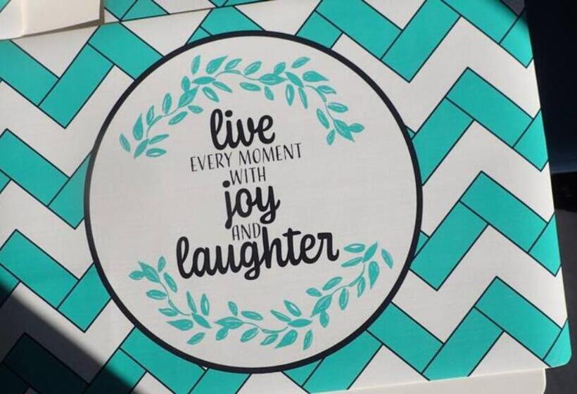 פנסיון Magic Villa Overlooking Pool Oasis