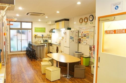 Herberge Jhoppers Osaka Guesthouse