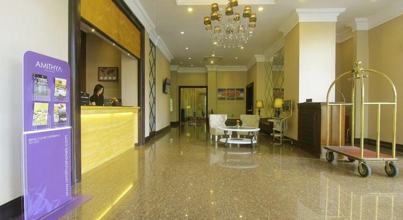هتل Grand Darmo Suite By Amithya