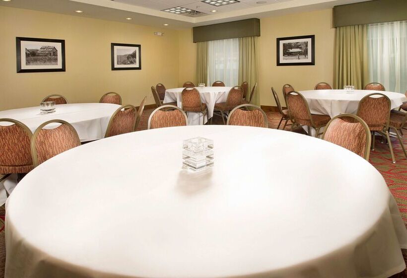 هتل Hampton Inn Kimball