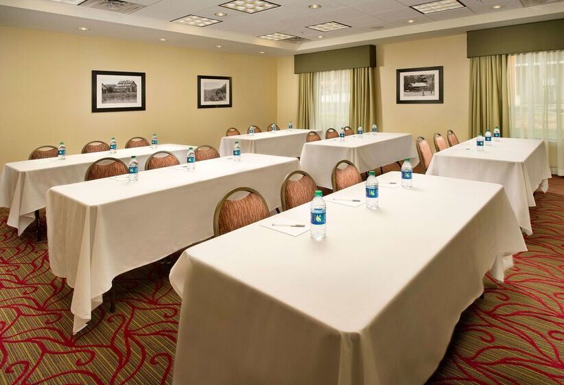 هتل Hampton Inn Kimball