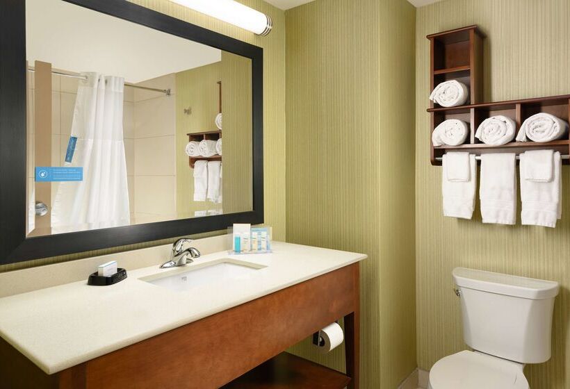 هتل Hampton Inn Kimball