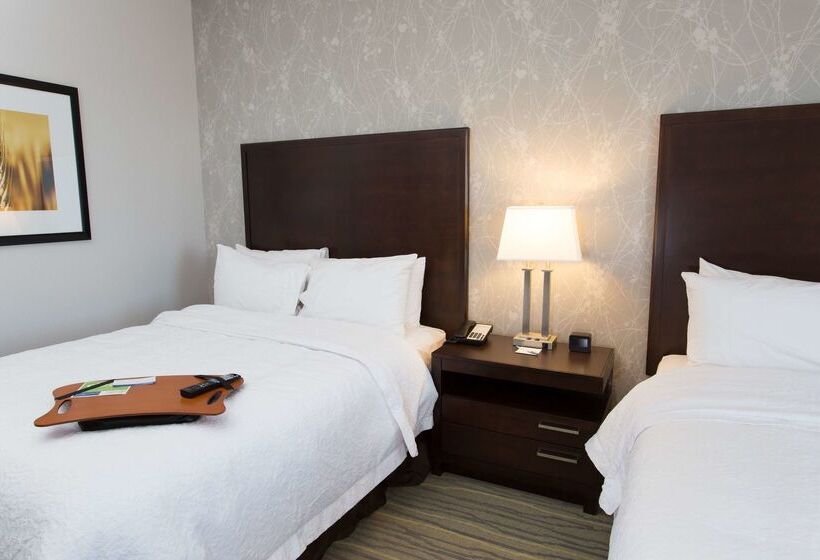 ホテル Hampton Inn Lloydminster