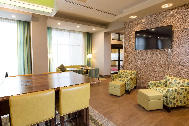فندق Hampton Inn By Hilton Lloydminster