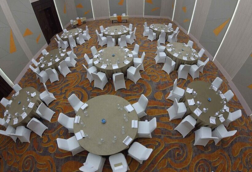 Harris Hotel & Conventions Ciumbuleuit   Bandung
