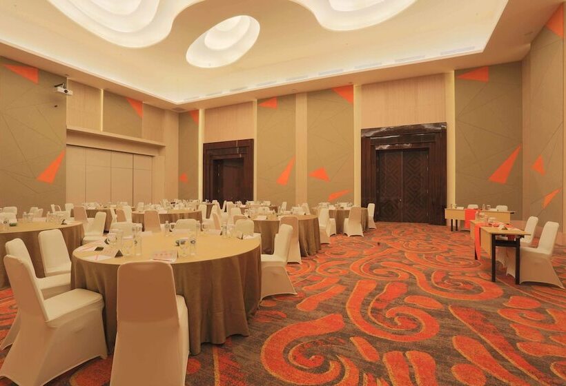 Harris Hotel & Conventions Ciumbuleuit   Bandung