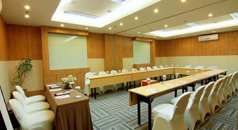 Fotos del hotel @hom Semarang Simpang Lima:  2
