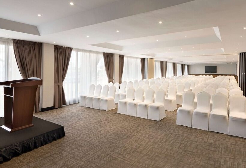 فندق Ramada Resort By Wyndham Dar Es Salaam