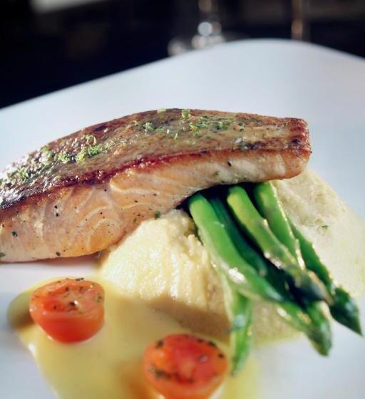 هتل The Grove Suites By Grand Aston