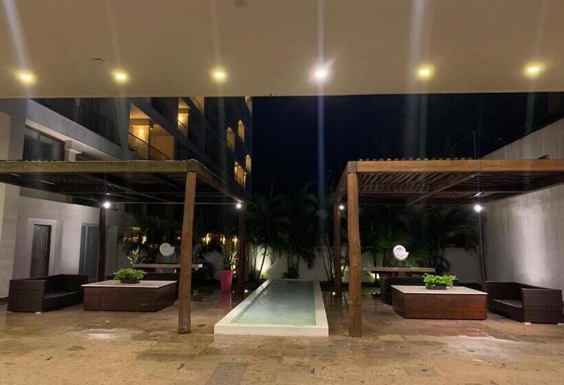 Beachfront 14 Floor