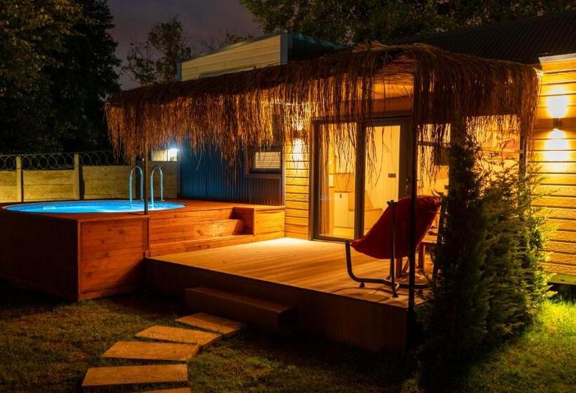 تختخواب و صبحانه Ten Ti̇ny House