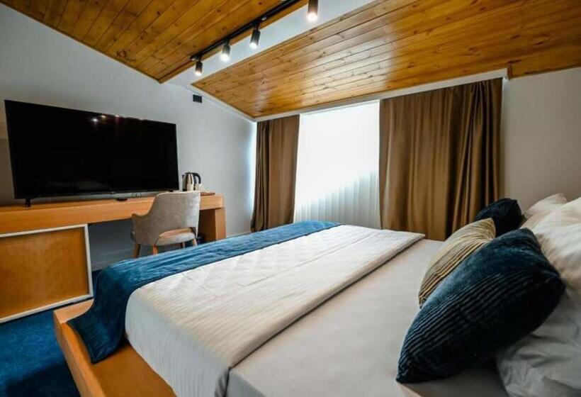 هتل Borovi Forest Resort & Spa