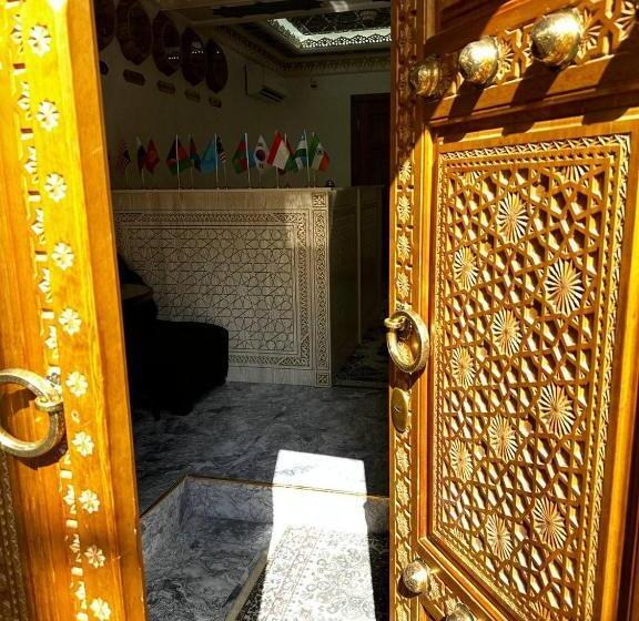 فندق Farnoz