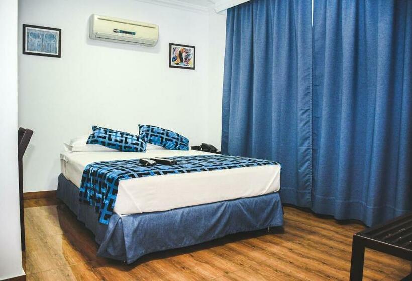 هتل Kamani Florencia