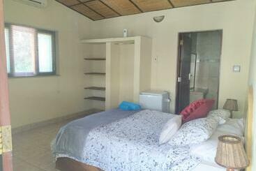 پانسیون Sylvannah Guest House