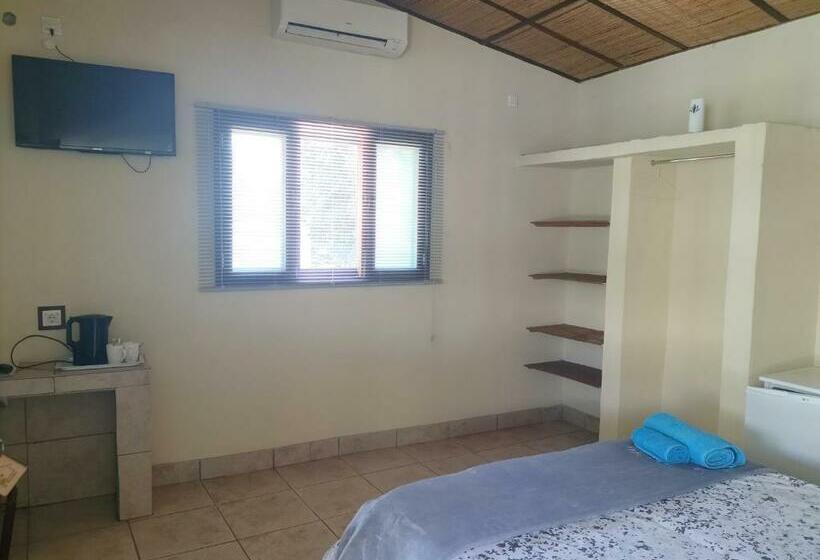 پانسیون Sylvannah Guest House