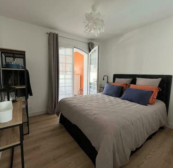 مبيت وإفطار 11 Port Lin