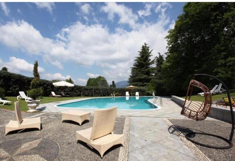 تختخواب و صبحانه Villa Ghiringhelli