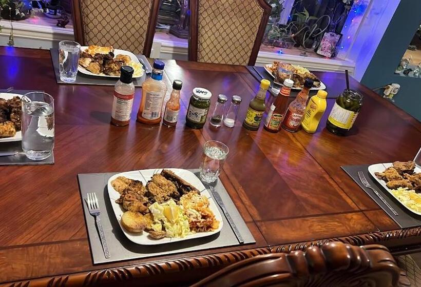 تختخواب و صبحانه Comfy Sleep With Breakfast