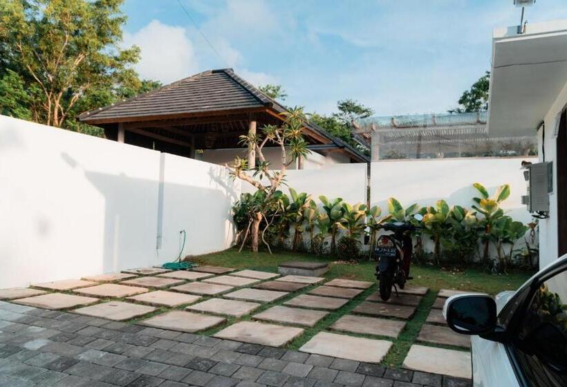 هتل Sanjula Uluwatu
