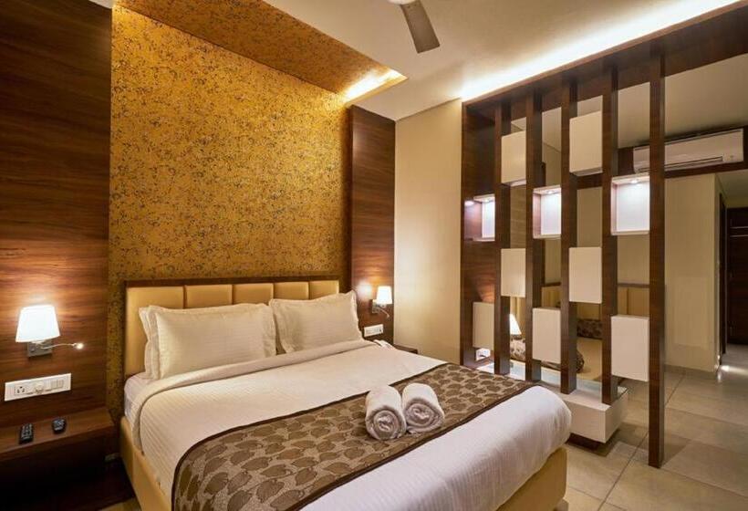 فندق Shlok  Pure Veg , Kolhapur