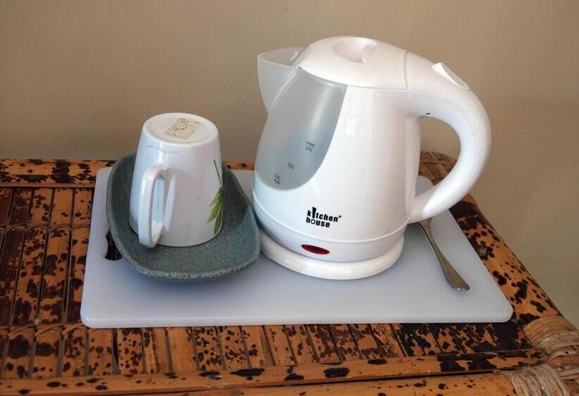 تختخواب و صبحانه Wave House Gerupuk South Lombok