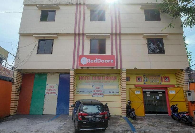 هتل Reddoorz Near Pelabuhan Nusantara Parepare