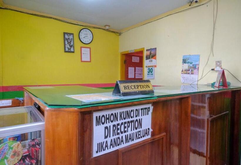 هتل Reddoorz Near Pelabuhan Nusantara Parepare