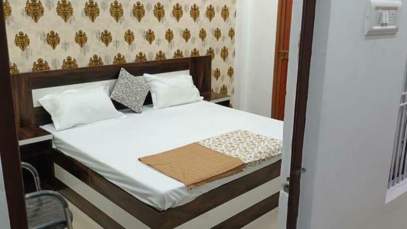 Пансион Shree Gorakhnath Guest House