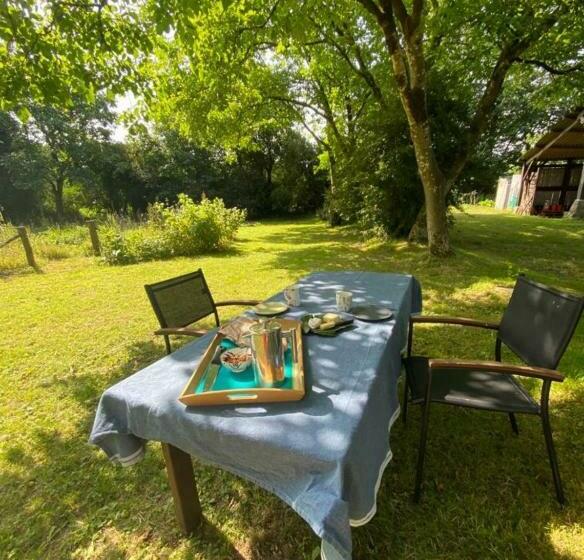 住宿加早餐  Hameau De Leignoua