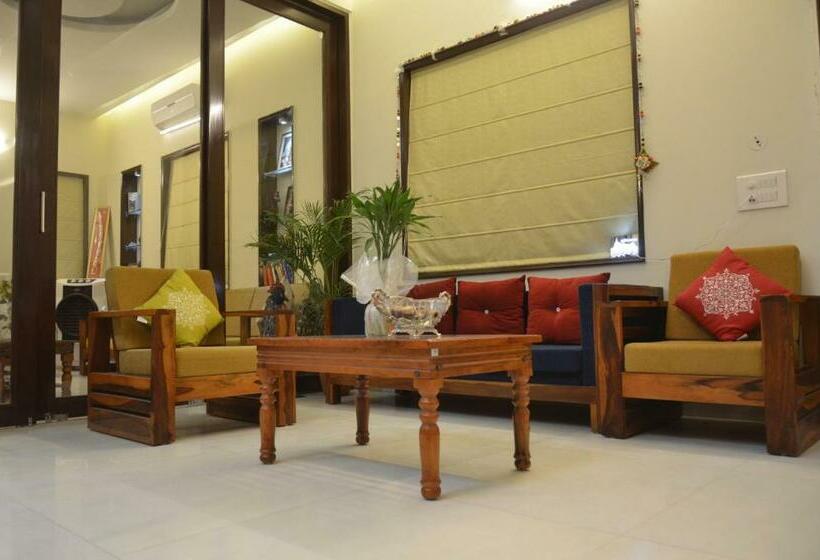 فندق Mojo Rooms Airport