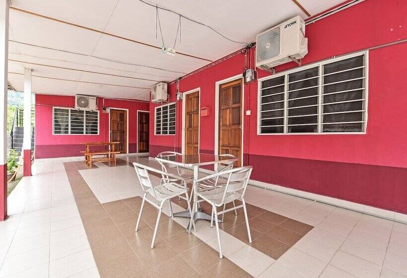 هتل Oyo 90660 Rayyans Roomstay