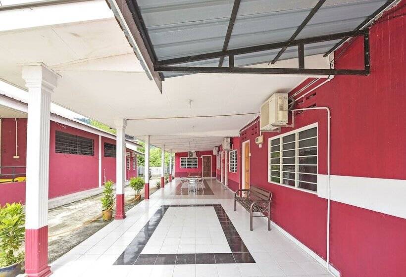 هتل Oyo 90660 Rayyans Roomstay